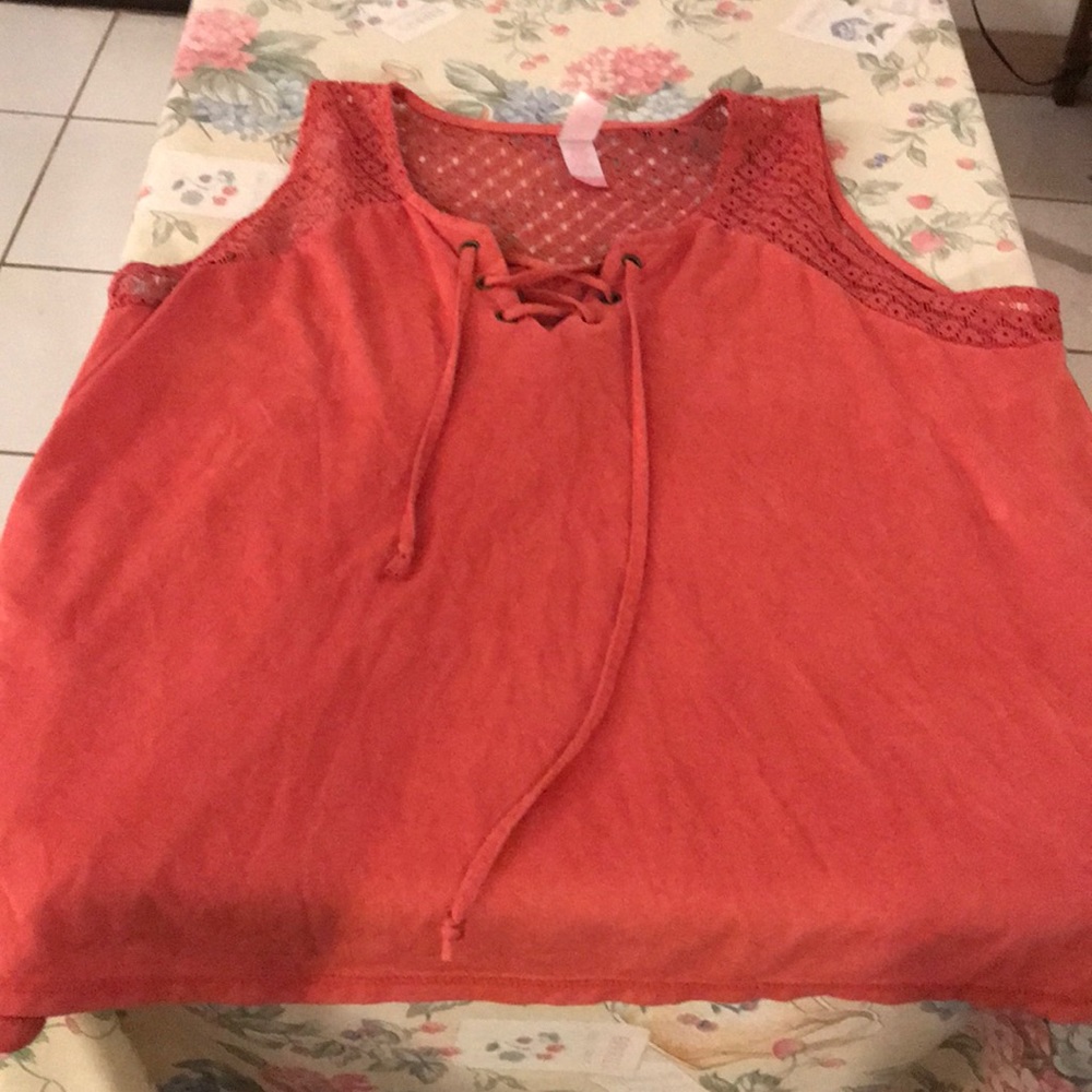 Sleeveless tank top